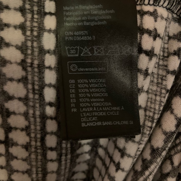 H&M T shirt - Picture 4 of 4